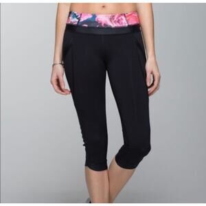Lululemon Chase Me Crop II Secret Garden Black Leggings Size 6